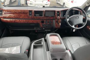 運転席、助手席広々③