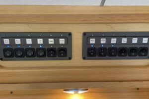 電源スイッチ